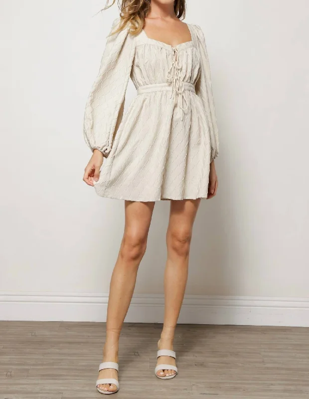 Hollywood Glam Award - Show Style Marley Mini Dress In Sand