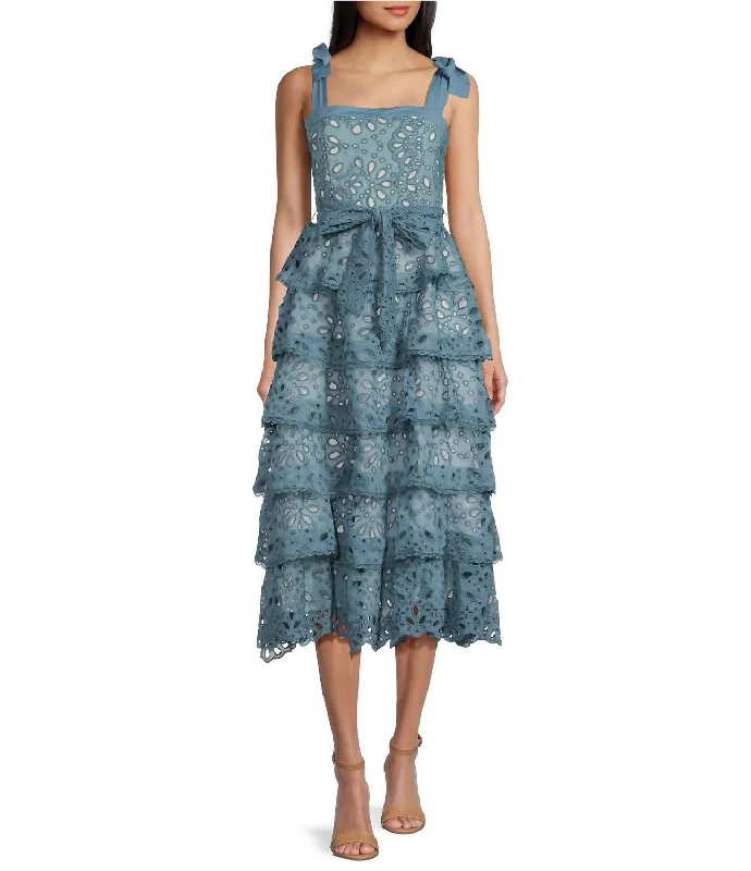 Boho - Chic Festival - Ready Style Tiered Lace Midi Dress In Blue