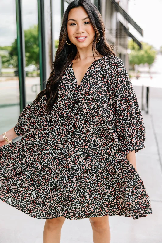 Fashionista Favorites Can't Be Outdone Black Ditsy Floral Dress