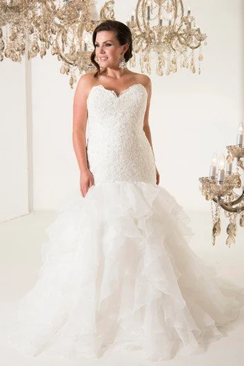 Chic Styles Mermaid Floor-Length Sweetheart Sleeveless Organza Chapel Train Lace-Up Back Appliques Dress