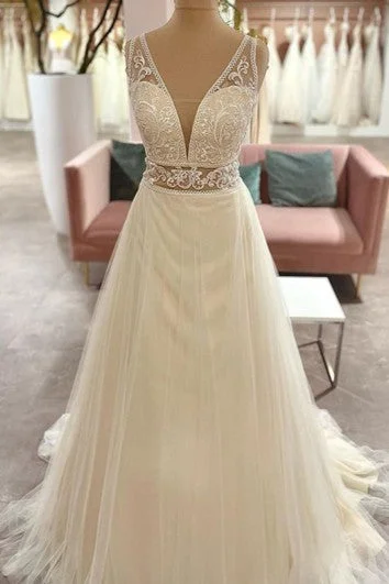 Tropical Island - Inspired Attire Elegant A Line Tulle Floor-length Sleeveless Open Back Wedding Dress with Appliques