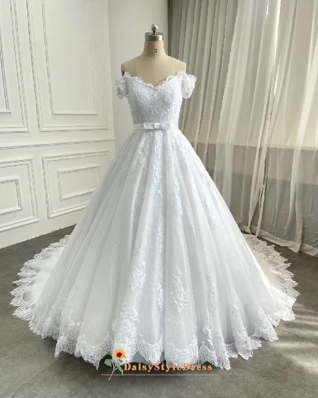 Chic Outfits Ball Gown Off Shoulder Sleeve White Lace Wedding Dress