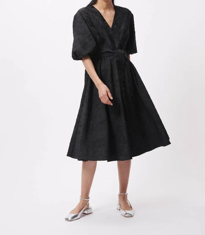 First Order Discount Noely Midi Dress In Black