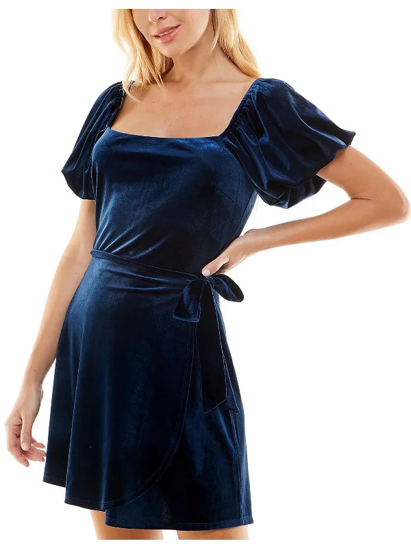 Vibrant Femme Fashion Juniors Womens Velvet Belted Fit & Flare Dress